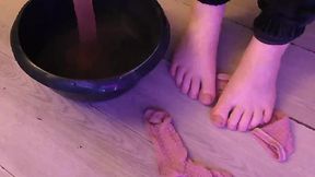 Straight feet play with dildo - i get wet and messy by giving a sockjob to a soaking wet dildo before stripping off my wet pink socks revealing my soaking wet straight bare feet In this artshow feet clip - Elements of messy fetish with foot fetish fetish