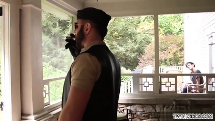 Muscle twink anal sex with cumshot