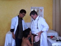 21yo patient gets cocksucked by 2 docs