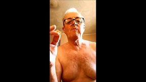 Watch me wank myself off onto a bitcuit. Staring Bengeeman.