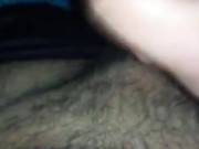 Un tizio arrapato si masturba finché non viene (ONLYFANS @feet_man88)