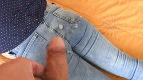 Sibling-in-law and I share a hot session &mdash;  creampie on her butt&#x1F351;
