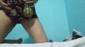 Masturbacion dura con gran verdura en gran co�o d�ndome duro