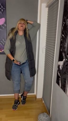 Masturbation standing jeans, I cum twice, multiple orgasms, clitoris satisfyer wet horny