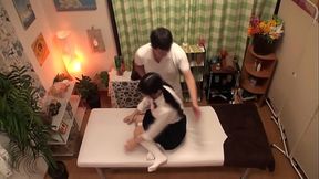 【part1】「イヤだとは言えない&hellip_」女子力UPを目指してやって来たエステ店で、施術師の男の口車に乗せられ快楽に身を委ねてしまった制服美〇女たちの性感オイルマッサージ