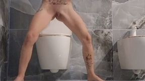 Pee and fart alert while standing in bed