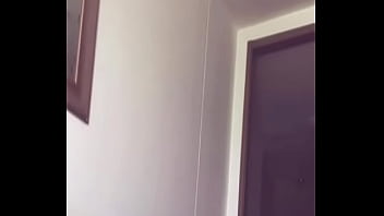 Despeus de unos tragos y una pelicula mi mejor amigo me mama el culo