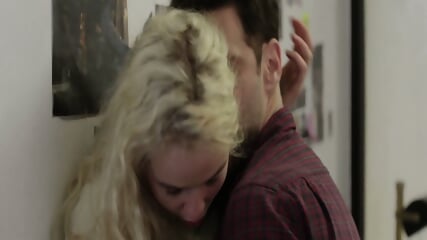 Morgan Saylor - White Girl (2016)