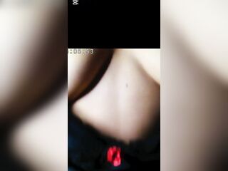 Colorada culona y morocha tetona me ordeñan