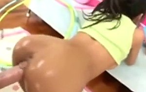 Bubble gum teeny bopper