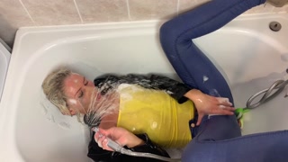 WETTING CLOTHES-INSTAGRAM: ClaudiaMacc7