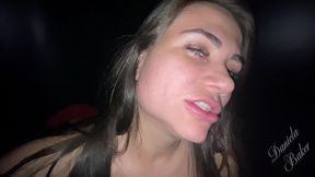 dei muito o cuzinho para um desconhecido pauzudo no glory hole e fiz squirt com meu corninho olhando