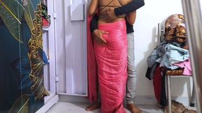 Indian Bhabi ko  padosi ne mast pela jab ghar me husband nahi tha