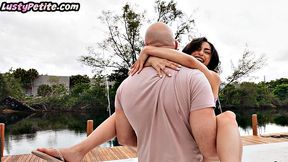 Cumthirsty petite bae cockrides her BF
