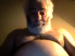 Hairy horny NY daddy bear jerks off on webcam