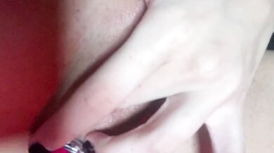 Teen Plays With Her Wet Pussy Before Bed