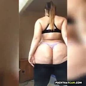Big Arab Booty on Webcam