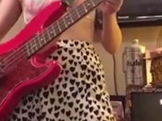 dumb emo bitch can't play guitar