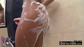 Nesti Shy Sexy Willa bathtub masturbation porn