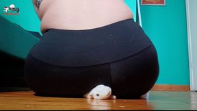 Crushing For You in Yoga Pants and Panties 480p wmv