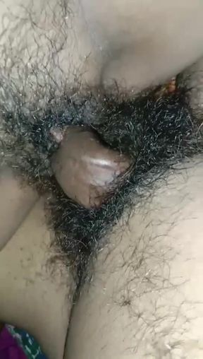 Desi stepsister&#039;s chut se pani nikal diya village sex video