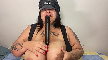 Bbw policial goza com bastão na buceta - Mary Jhuana