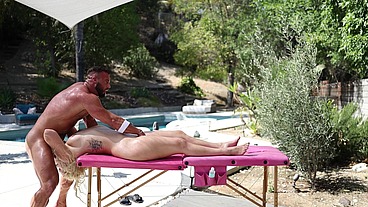 MASSAGE SESSION TO FUCK SESSION WITH SEXY BLONDE VANNA ROSE