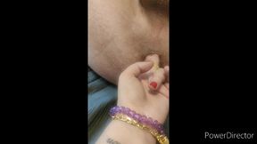 je doigte le cul et pisse sur ma putefoot job doigtage anal insulte +uro