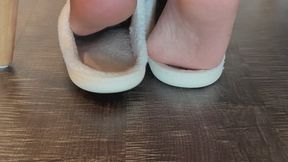 Under The Chair Stinky Slipper Play: