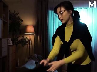 The allure of a hawt MILF is irresistible to the jock