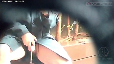 Amateur guy caught peeing in a public park