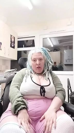 KinkyCurvyQueen video
