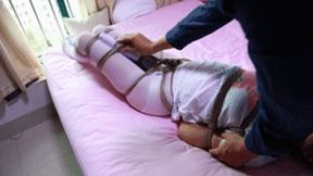 hui16 - Girl in white stockings bound by ropes