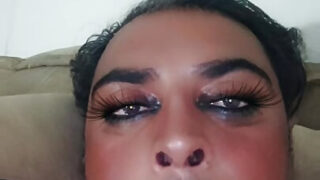 Bubble butt buttede fyre stryger store pikke, sutter pik og bliver kneppet analt