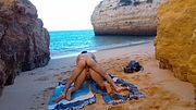 Sexo selvagem em praia com passagem de barcos