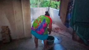 Tamil - Dress washing housewife aunty sex