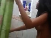 Me estoy duchando y me tocó un poco