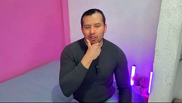 Empleado Carpintero dotado se folla a pelo a twink culon dentro del trabajo! Relato sexual