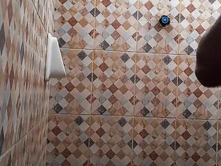 Ravishing_onyeko my neighbor always comes at my washroom window when am taking washroom