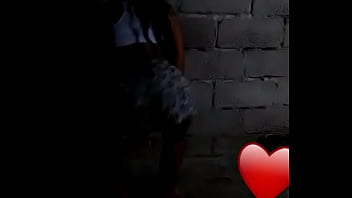 Karla Bailando twerking para mi mientras grabo