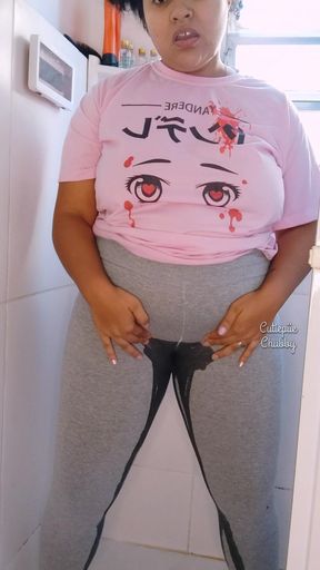 BBW Ebony Peeing on Leggings