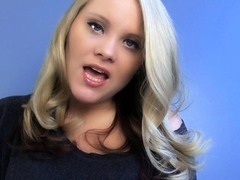 Chubby blonde brianna solo masturbation