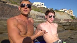 Gino & Blake: bare - ass Action