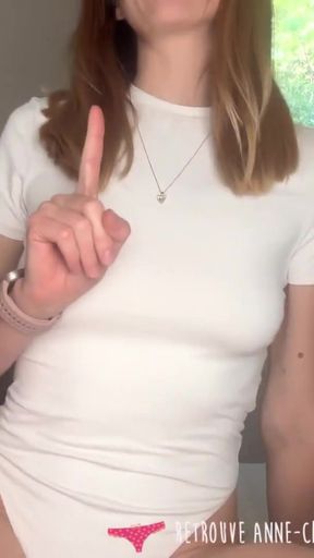 Vends-ta-culotte - Presentation of a sexy and sporty young French amateur woman with lingerie fitting   Clip 1
