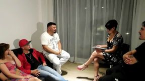 terapia familiar de sexo , la secion de terapia en lo de la psicologa termino en fiesta sexual