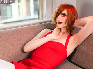 BOBSTGIRLS: LUNA LOGAN DEBUTS