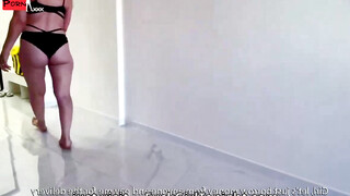 Seduced the courier with a juicy ass and cuckolded her husband 99