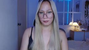 xWildJessie's take on blonde, seduction, and intense is unmissable.