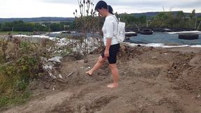 Dirty barefoot walk with Yvette Costeau