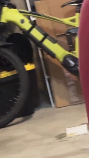 2 Fit Girls Cannot Control Their Emotions When Big Dick so Hard